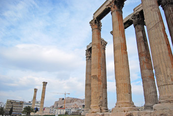 写真：ゼウス神殿とアクロポリス