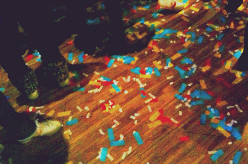 MIKAのライブ終了後の床